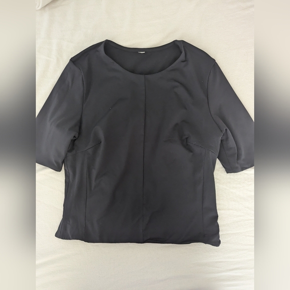 Lululemon Tight Fit Lined T shirt in black - Picture 5 of 5